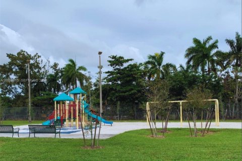 Copropriété à louer à Miami, Floride: 3 chambres, 106.84 m2 № 2056744 - photo 20