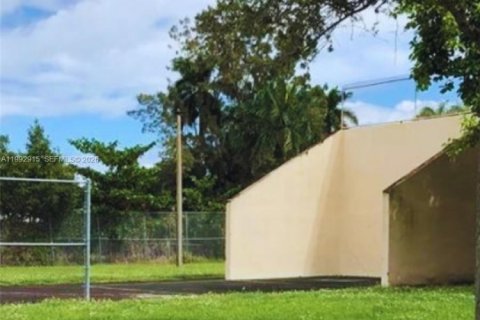 Copropriété à louer à Miami, Floride: 3 chambres, 106.84 m2 № 2056744 - photo 23