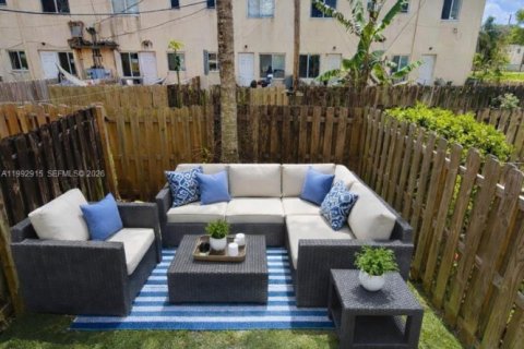 Copropriété à louer à Miami, Floride: 3 chambres, 106.84 m2 № 2056744 - photo 18