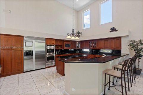 Villa ou maison à vendre à Pembroke Pines, Floride: 4 chambres, 356.56 m2 № 1980699 - photo 14