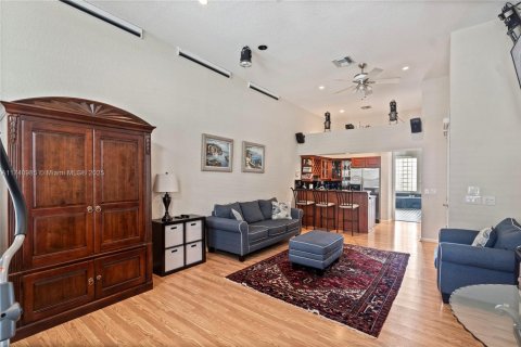 Villa ou maison à vendre à Pembroke Pines, Floride: 4 chambres, 356.56 m2 № 1980699 - photo 24