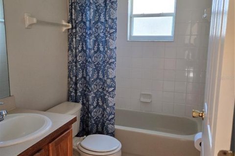 House in Kissimmee, Florida 3 bedrooms, 112.32 sq.m. № 2142216 - photo 15
