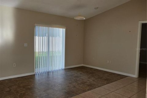 House in Kissimmee, Florida 3 bedrooms, 112.32 sq.m. № 2142216 - photo 6