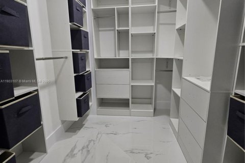 Купить виллу или дом в Палм-Бич-Гарденс, Флорида 4 спальни, № 1954485 - фото 18