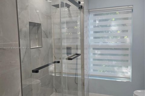 Купить виллу или дом в Палм-Бич-Гарденс, Флорида 4 спальни, № 1954485 - фото 28