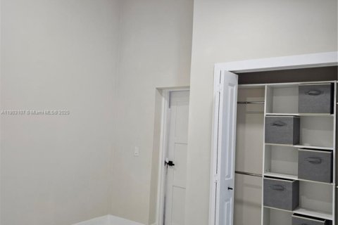 Купить виллу или дом в Палм-Бич-Гарденс, Флорида 4 спальни, № 1954485 - фото 25