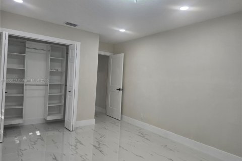 Купить виллу или дом в Палм-Бич-Гарденс, Флорида 4 спальни, № 1954485 - фото 27