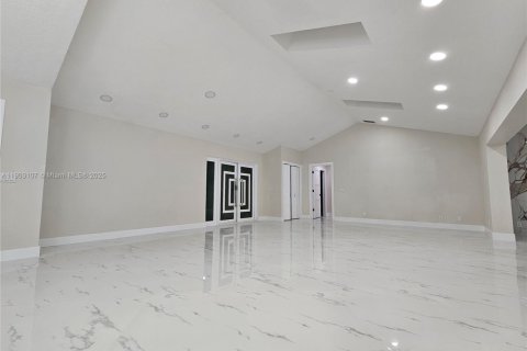 Купить виллу или дом в Палм-Бич-Гарденс, Флорида 4 спальни, № 1954485 - фото 12