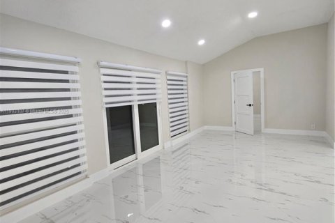 Купить виллу или дом в Палм-Бич-Гарденс, Флорида 4 спальни, № 1954485 - фото 16