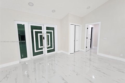 Купить виллу или дом в Палм-Бич-Гарденс, Флорида 4 спальни, № 1954485 - фото 17