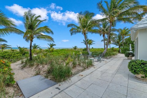 House in Palm Beach, Florida 3 bedrooms, 140.56 sq.m. № 1127768