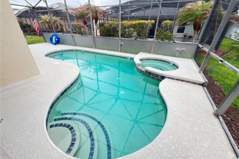 Villa ou maison à vendre à Haines City, Floride: 4 chambres, 181.72 m2 № 2098422 - photo 2