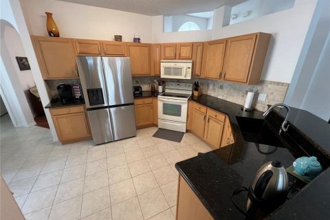 Villa ou maison à vendre à Haines City, Floride: 4 chambres, 181.72 m2 № 2098422 - photo 8