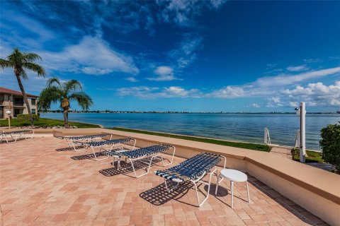 Copropriété à louer à Saint Petersburg, Floride: 2 chambres, 95.69 m2 № 1032601 - photo 17
