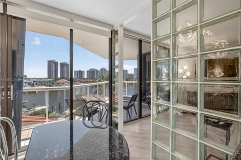 Copropriété à vendre à Aventura, Floride: 3 chambres, 130.62 m2 № 1932507 - photo 19