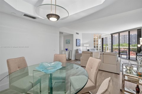 Copropriété à vendre à Aventura, Floride: 3 chambres, 130.62 m2 № 1932507 - photo 12