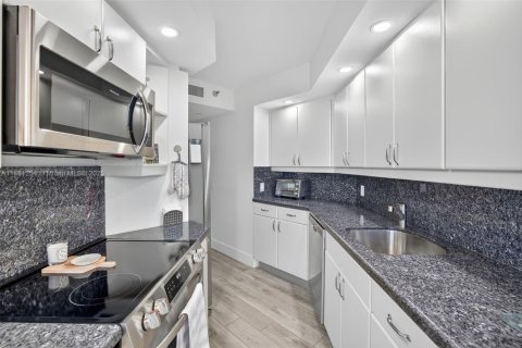 Copropriété à vendre à Aventura, Floride: 3 chambres, 130.62 m2 № 1932507 - photo 18