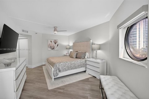 Copropriété à vendre à Aventura, Floride: 3 chambres, 130.62 m2 № 1932507 - photo 30