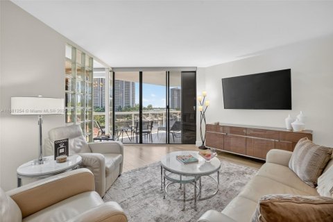 Copropriété à vendre à Aventura, Floride: 3 chambres, 130.62 m2 № 1932507 - photo 3