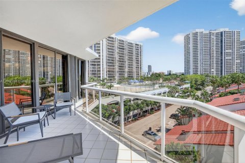 Copropriété à vendre à Aventura, Floride: 3 chambres, 130.62 m2 № 1932507 - photo 24