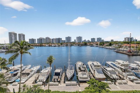 Copropriété à vendre à Aventura, Floride: 3 chambres, 130.62 m2 № 1932507 - photo 8