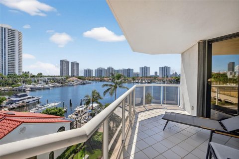 Copropriété à vendre à Aventura, Floride: 3 chambres, 130.62 m2 № 1932507 - photo 7