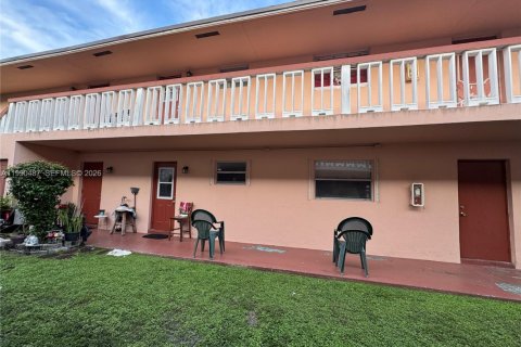 Купить кондоминиум в Норт-Лодердейл, Флорида 3 спальни, 106.84м2, № 2057818 - фото 2