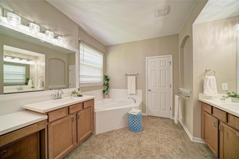 Villa ou maison à vendre à Bradenton, Floride: 7 chambres, 453.36 m2 № 2237873 - photo 28
