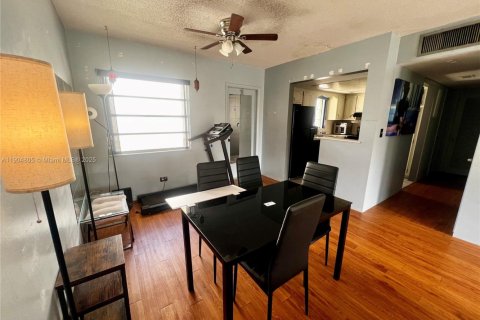 Купить кондоминиум в Холливуд, Флорида 1 спальня, 76.64м2, № 1965040 - фото 3