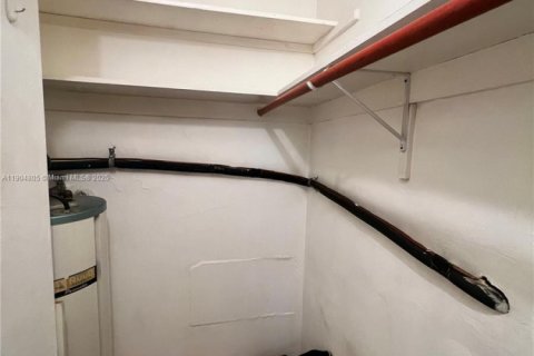 Купить кондоминиум в Холливуд, Флорида 1 спальня, 76.64м2, № 1965040 - фото 10