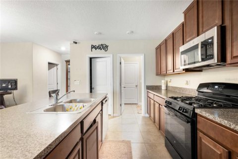 House in Ruskin, Florida 5 bedrooms, 224.36 sq.m. № 1735246 - photo 7