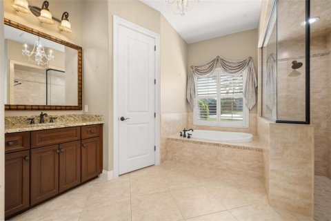 House in Lakeland, Florida 4 bedrooms, 294.04 sq.m. № 2112259 - photo 28