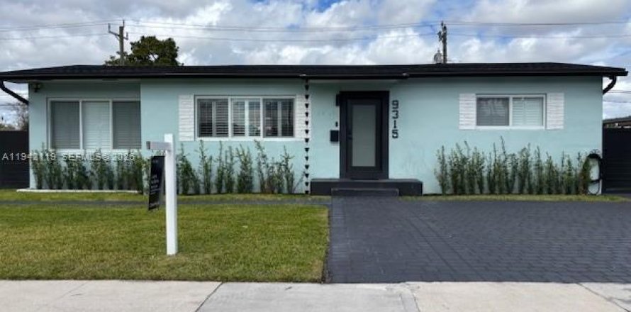 Villa ou maison à Miami, Floride 4 chambres, 148.83 m2 № 1999361
