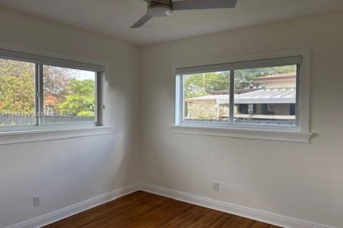 Villa ou maison à louer à Miami, Floride: 4 chambres, 148.83 m2 № 1999361 - photo 8