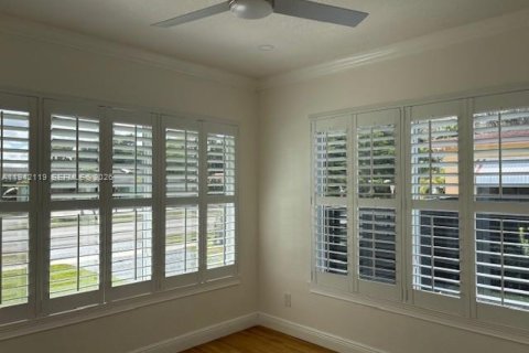 Villa ou maison à louer à Miami, Floride: 4 chambres, 148.83 m2 № 1999361 - photo 11