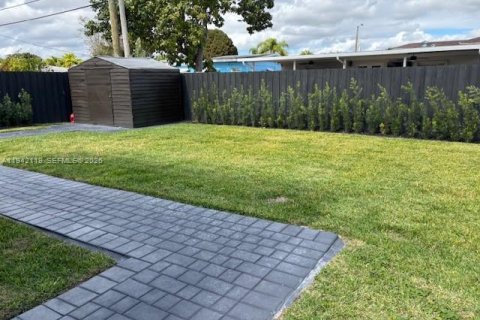 Villa ou maison à louer à Miami, Floride: 4 chambres, 148.83 m2 № 1999361 - photo 16