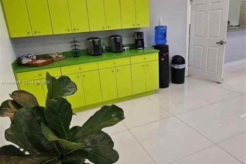 Купить коммерческую недвижимость в Хомстед, Флорида № 2047274 - фото 7