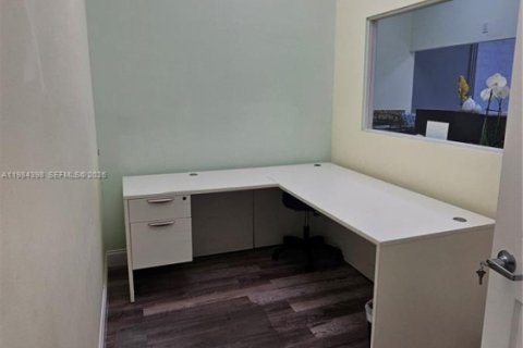 Купить коммерческую недвижимость в Хомстед, Флорида № 2047274 - фото 25