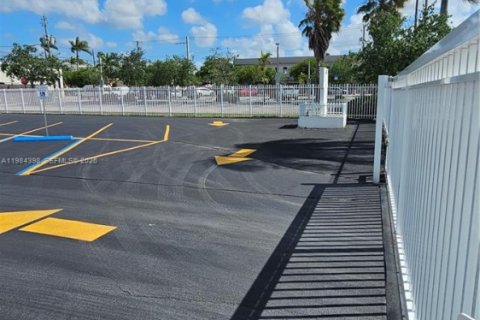Купить коммерческую недвижимость в Хомстед, Флорида № 2047274 - фото 17