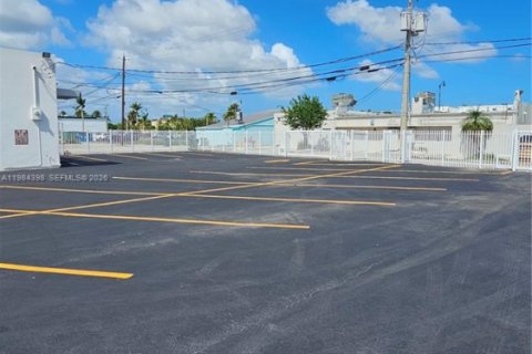 Купить коммерческую недвижимость в Хомстед, Флорида № 2047274 - фото 16