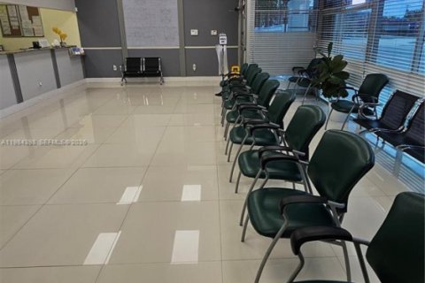 Купить коммерческую недвижимость в Хомстед, Флорида № 2047274 - фото 19