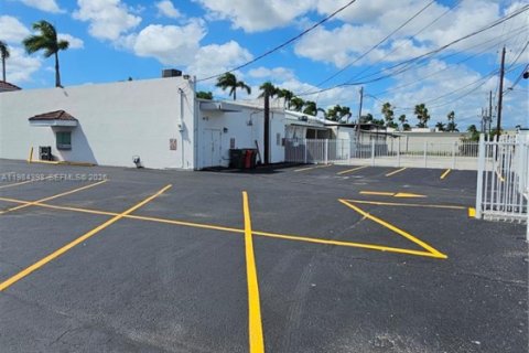 Купить коммерческую недвижимость в Хомстед, Флорида № 2047274 - фото 15