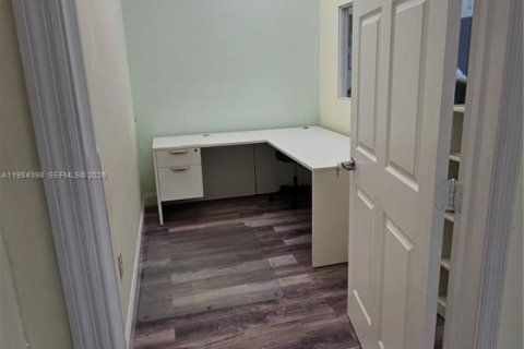 Купить коммерческую недвижимость в Хомстед, Флорида № 2047274 - фото 26