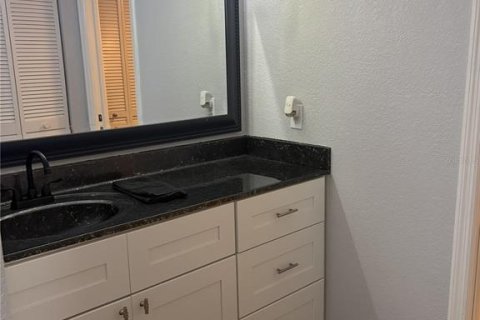 Condo in Punta Gorda, Florida, 2 bedrooms № 2094870 - photo 10