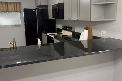 Condo in Punta Gorda, Florida, 2 bedrooms № 2094870 - photo 5
