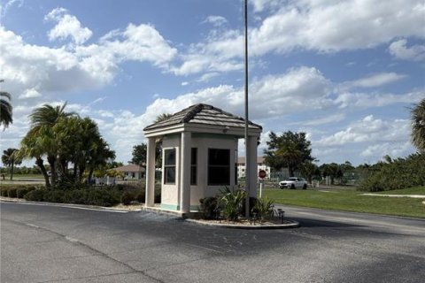 Condo in Punta Gorda, Florida, 2 bedrooms № 2094870 - photo 28