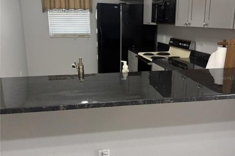 Condo in Punta Gorda, Florida, 2 bedrooms № 2094870 - photo 3