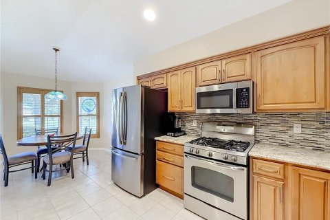 House in Leesburg, Florida 3 bedrooms, 150.59 sq.m. № 2400381 - photo 4