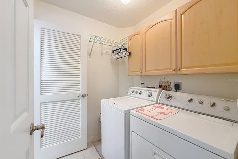 House in Leesburg, Florida 3 bedrooms, 150.59 sq.m. № 2400381 - photo 26