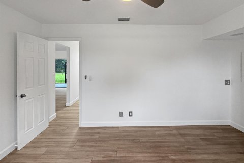 House in Royal Palm Beach, Florida 3 bedrooms, 131.83 sq.m. № 2399889 - photo 24